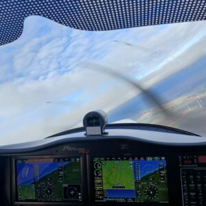 Blick aus dem Flugzeug-Cockpit