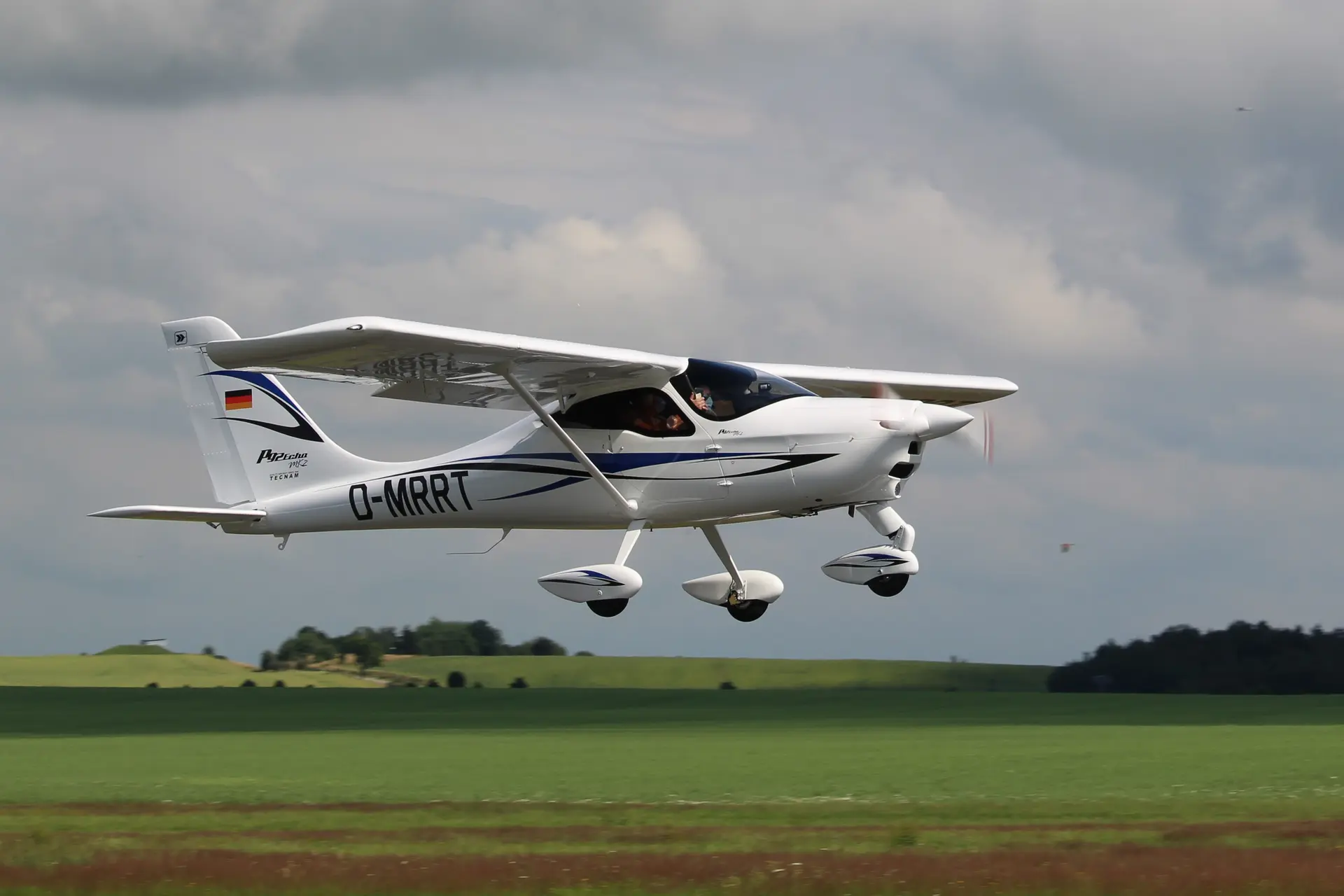 Sky Motion Flugzeug beim Start zum Rundflug